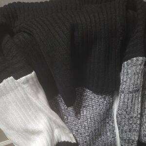 Colorblock Ribbed Knit Sweater - Black, White & Gray
